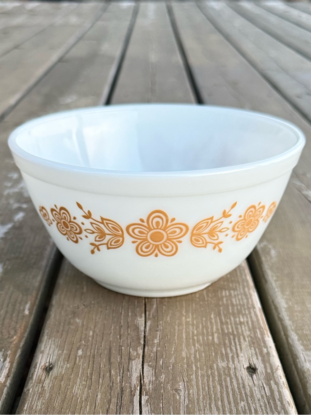 As Is***Vintage Pyrex Butterfly Gold Pattern 402 1 and 1/2 Quart Mixing Bowl
